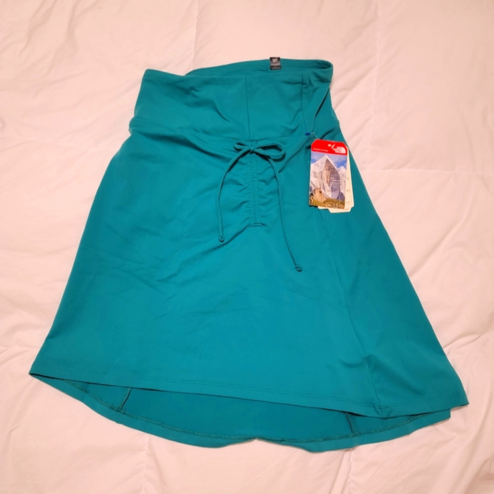 ⬆️ The North Face Skirt